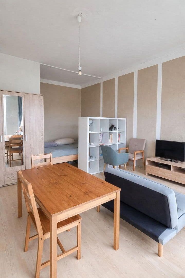 Prenájom bytu 1-izbový 41 m², Lindauer Allee 38, Berlin, Berlín Prenájom bytu 1-izbový 41 m², Lindauer Allee 38, Berlin, Berlín