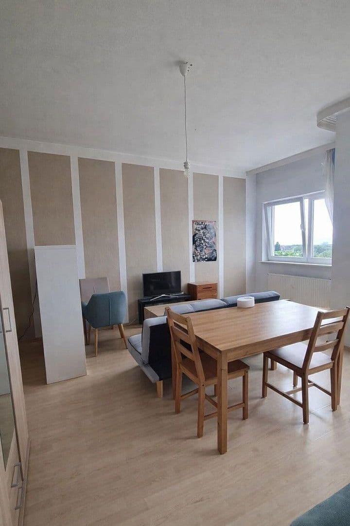 Prenájom bytu 1-izbový 41 m², Lindauer Allee 38, Berlin, Berlín Prenájom bytu 1-izbový 41 m², Lindauer Allee 38, Berlin, Berlín