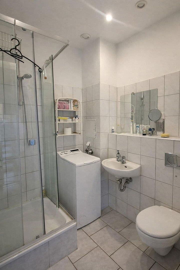 Prenájom bytu 1-izbový 41 m², Lindauer Allee 38, Berlin, Berlín Prenájom bytu 1-izbový 41 m², Lindauer Allee 38, Berlin, Berlín