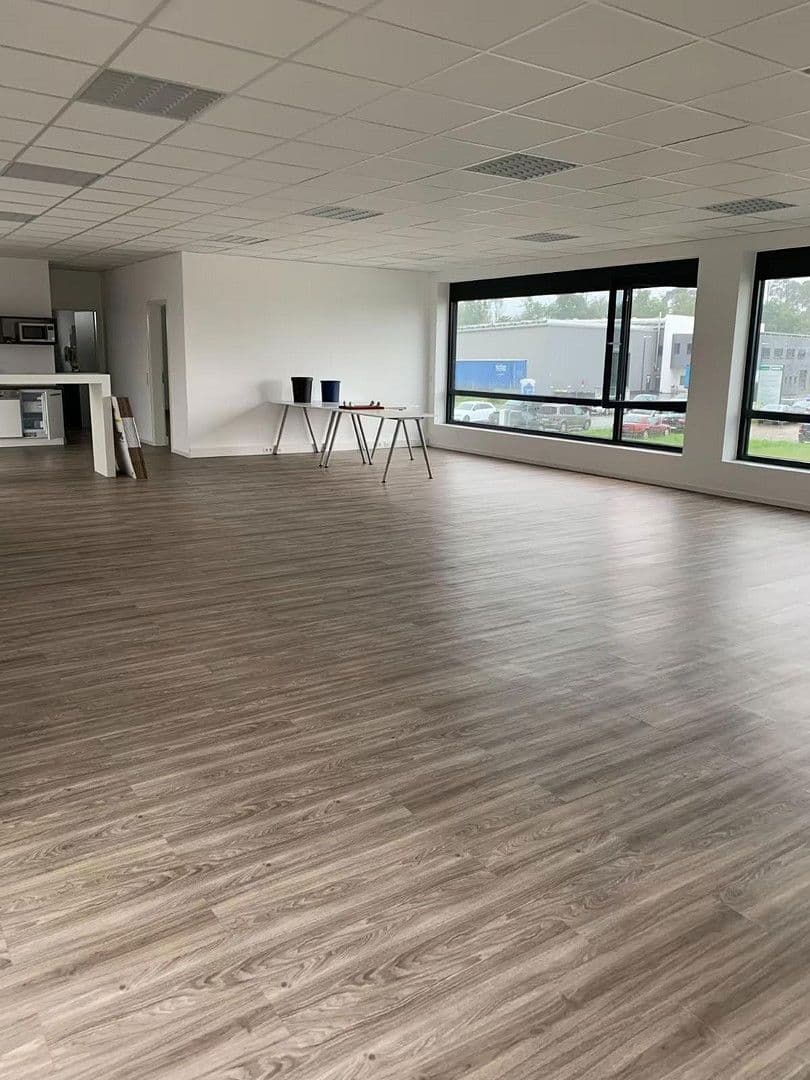 Prenájom kancelárie 220 m², Am Breilingsweg 13, Kronau, Bádensko-Wurttembersko Prenájom kancelárie 220 m², Am Breilingsweg 13, Kronau, Bádensko-Wurttembersko