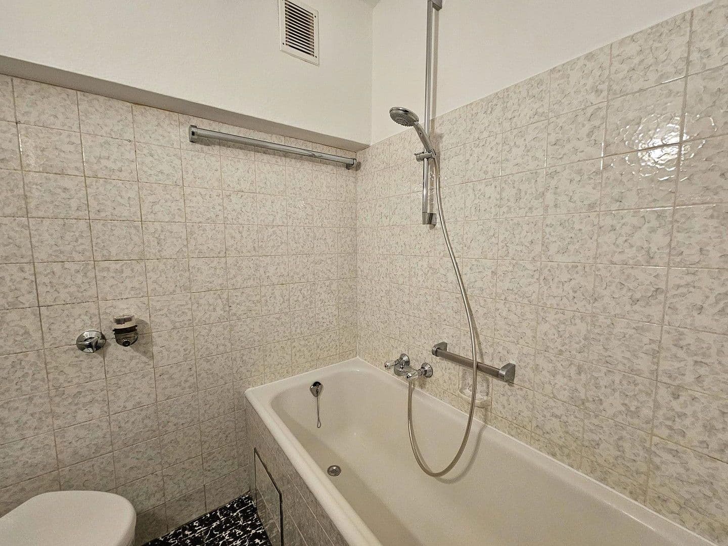 Prenájom bytu 1-izbový 26 m², Luisenstraße 60a, München, Bavorsko Prenájom bytu 1-izbový 26 m², Luisenstraße 60a, München, Bavorsko