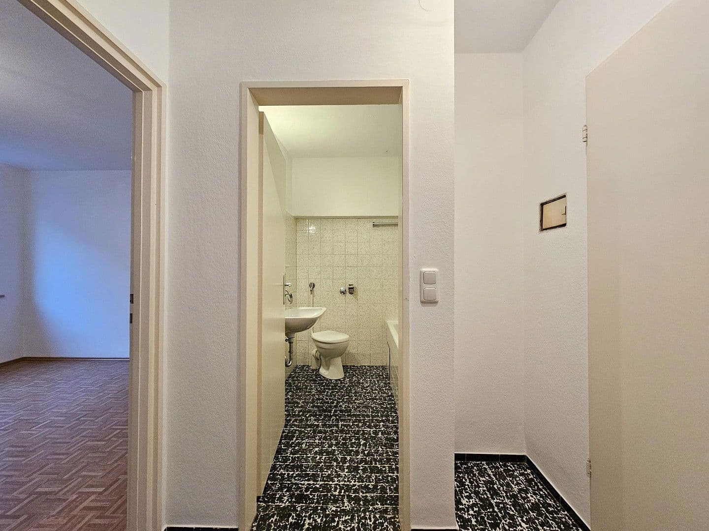 Prenájom bytu 1-izbový 26 m², Luisenstraße 60a, München, Bavorsko Prenájom bytu 1-izbový 26 m², Luisenstraße 60a, München, Bavorsko