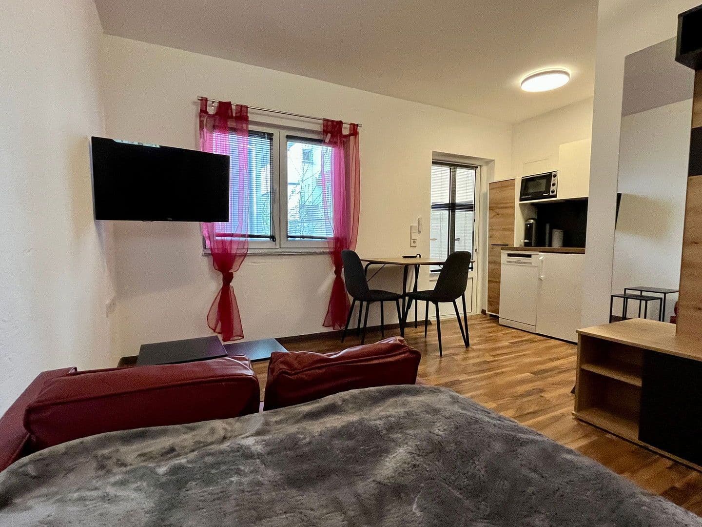 Prenájom bytu 1-izbový 25 m², Frankfurt, Hesensko Prenájom bytu 1-izbový 25 m², Frankfurt, Hesensko