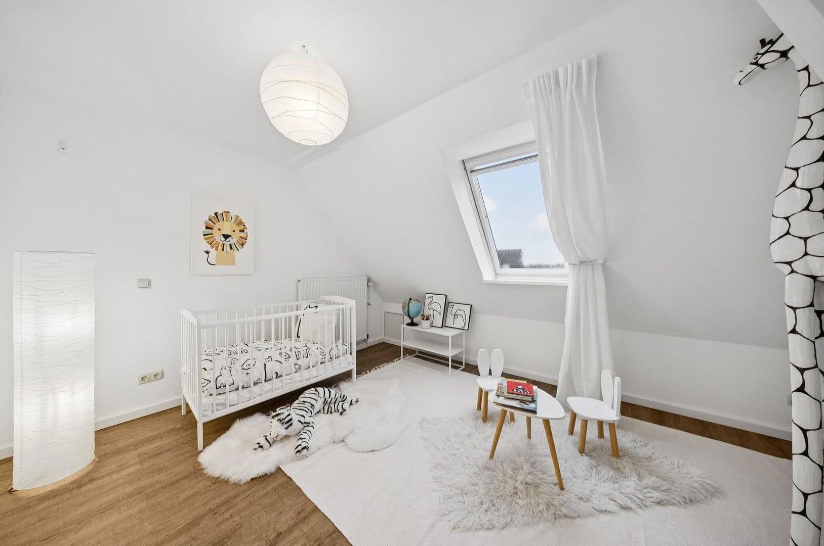 Predaj domu 204 m², pozemek 375 m², Pinneberg, Šlezvicko-Holštajnsko Predaj domu 204 m², pozemek 375 m², Pinneberg, Šlezvicko-Holštajnsko