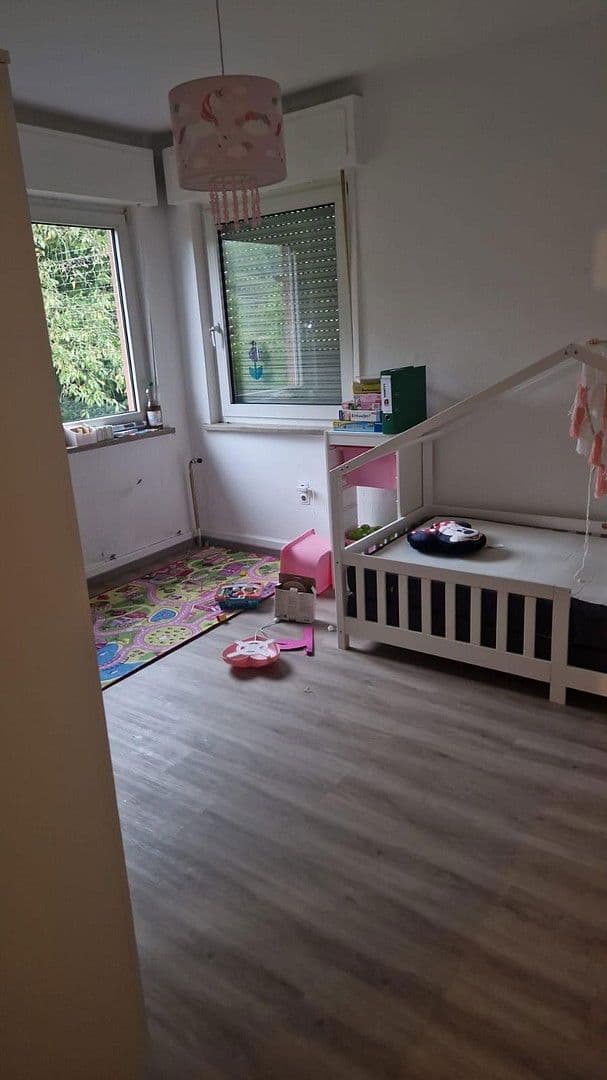 Prenájom domu 135 m², pozemek 603 m², Geheimrat-Schott-Straße 32, Leimen, Bádensko-Wurttembersko Prenájom domu 135 m², pozemek 603 m², Geheimrat-Schott-Straße 32, Leimen, Bádensko-Wurttembersko