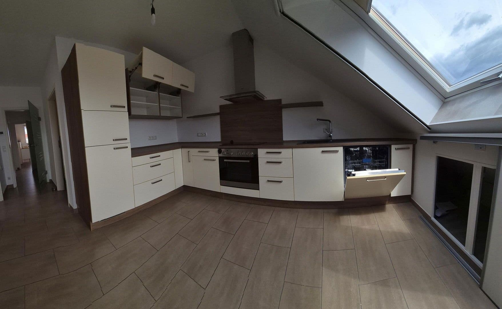 Prenájom bytu 3-izbový 70 m², Kleinostheim, Bavorsko Prenájom bytu 3-izbový 70 m², Kleinostheim, Bavorsko