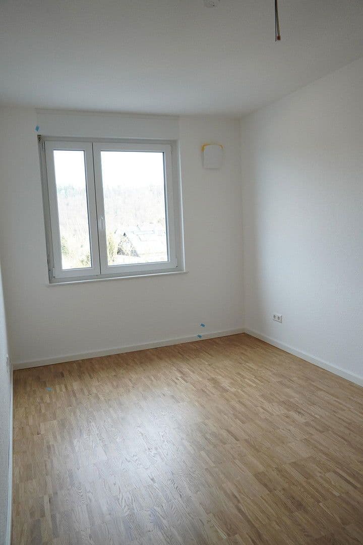 Prenájom bytu 4-izbový 105 m², Hölderlinstraße 26d, Pforzheim, Bádensko-Wurttembersko Prenájom bytu 4-izbový 105 m², Hölderlinstraße 26d, Pforzheim, Bádensko-Wurttembersko