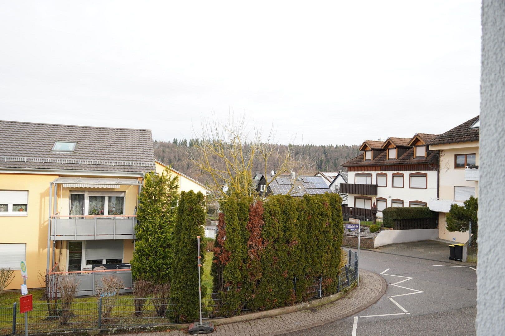 Prenájom bytu 4-izbový 105 m², Hölderlinstraße 26d, Pforzheim, Bádensko-Wurttembersko Prenájom bytu 4-izbový 105 m², Hölderlinstraße 26d, Pforzheim, Bádensko-Wurttembersko