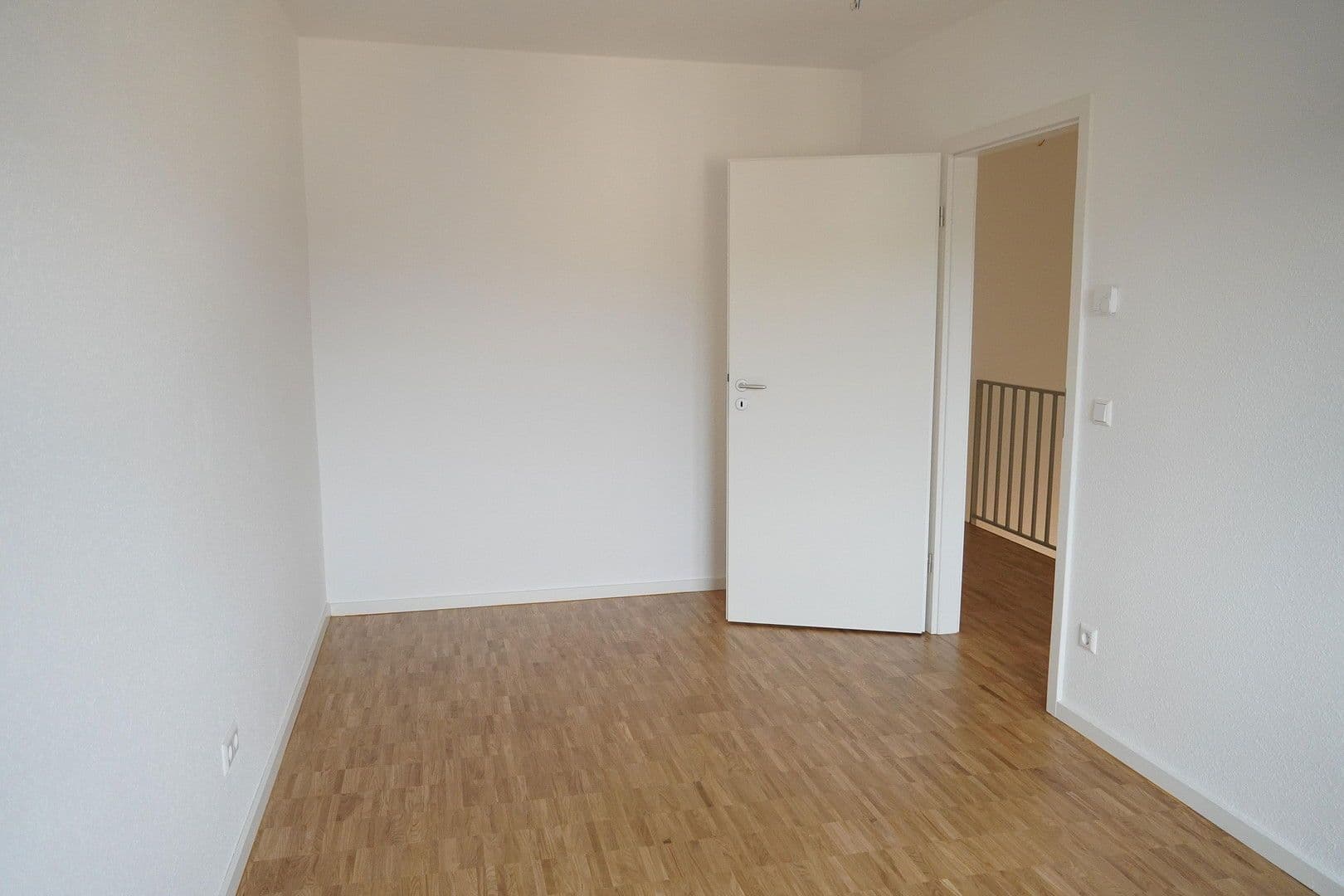 Prenájom bytu 4-izbový 105 m², Hölderlinstraße 26d, Pforzheim, Bádensko-Wurttembersko Prenájom bytu 4-izbový 105 m², Hölderlinstraße 26d, Pforzheim, Bádensko-Wurttembersko