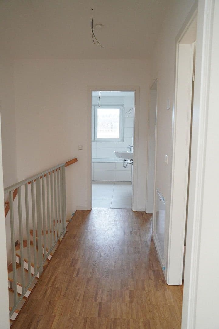 Prenájom bytu 4-izbový 105 m², Hölderlinstraße 26d, Pforzheim, Bádensko-Wurttembersko Prenájom bytu 4-izbový 105 m², Hölderlinstraße 26d, Pforzheim, Bádensko-Wurttembersko