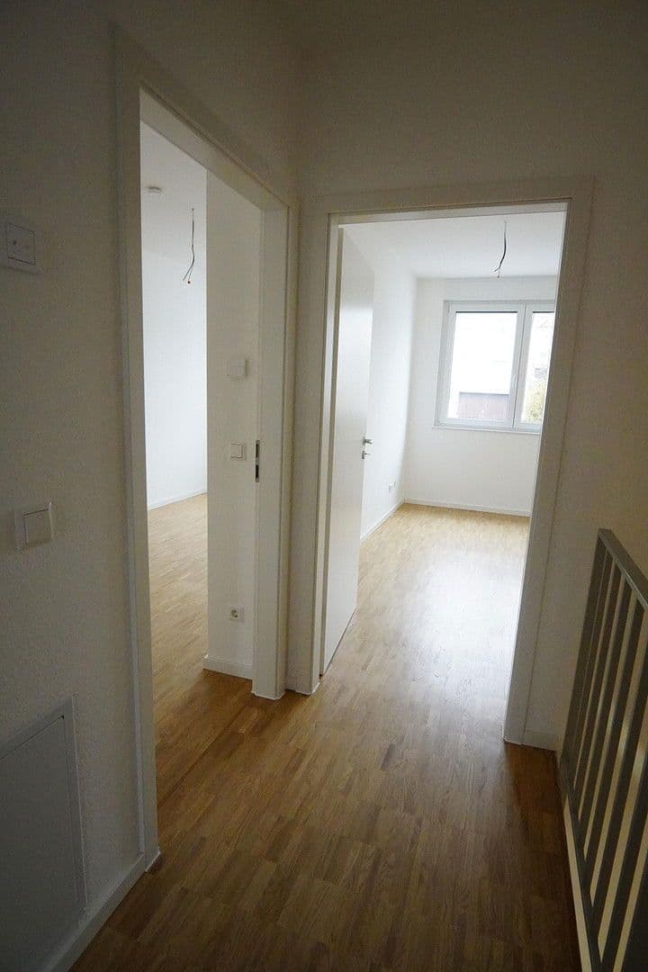 Prenájom bytu 4-izbový 105 m², Hölderlinstraße 26d, Pforzheim, Bádensko-Wurttembersko Prenájom bytu 4-izbový 105 m², Hölderlinstraße 26d, Pforzheim, Bádensko-Wurttembersko