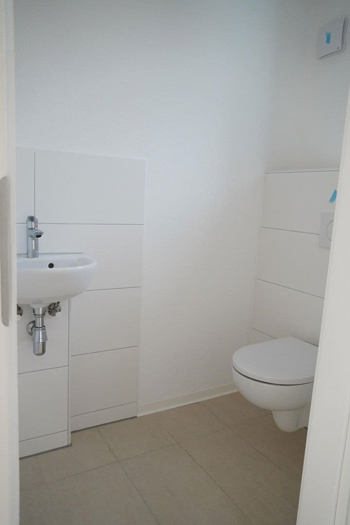 Prenájom bytu 4-izbový 105 m², Hölderlinstraße 26d, Pforzheim, Bádensko-Wurttembersko Prenájom bytu 4-izbový 105 m², Hölderlinstraße 26d, Pforzheim, Bádensko-Wurttembersko