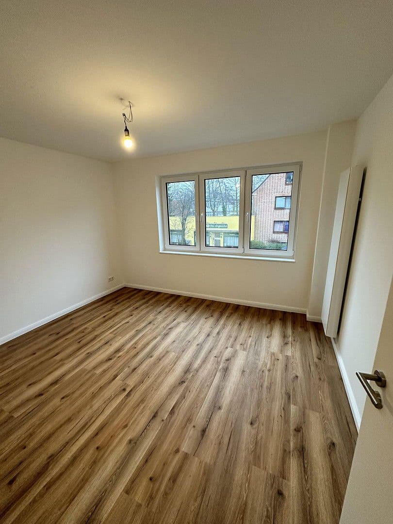 Prenájom bytu 3-izbový 81 m², Hamburg, Hamburg Prenájom bytu 3-izbový 81 m², Hamburg, Hamburg