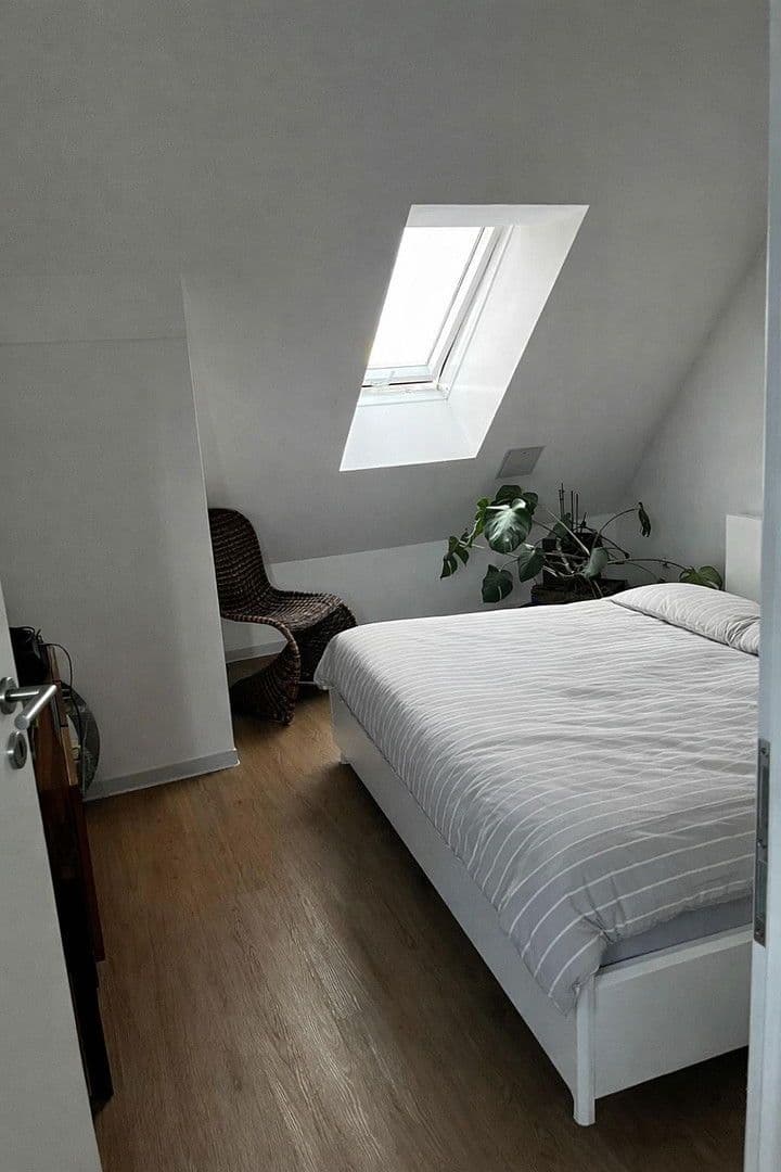 Prenájom bytu 3-izbový 70 m², Brühl, Bádensko-Wurttembersko Prenájom bytu 3-izbový 70 m², Brühl, Bádensko-Wurttembersko