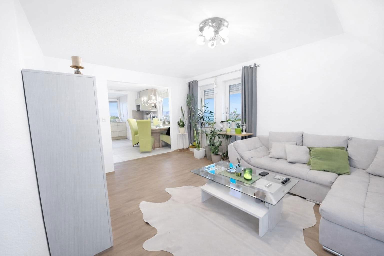 Prenájom bytu 4-izbový 95 m², Beim Schloßhof 10, Remseck am Neckar, Bádensko-Wurttembersko Prenájom bytu 4-izbový 95 m², Beim Schloßhof 10, Remseck am Neckar, Bádensko-Wurttembersko