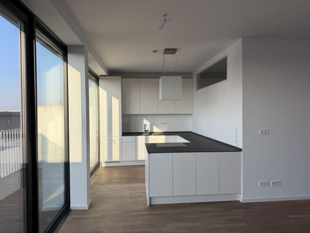 Predaj bytu 3-izbový 110 m², Harzer Straße 109, Berlin, Berlín Predaj bytu 3-izbový 110 m², Harzer Straße 109, Berlin, Berlín