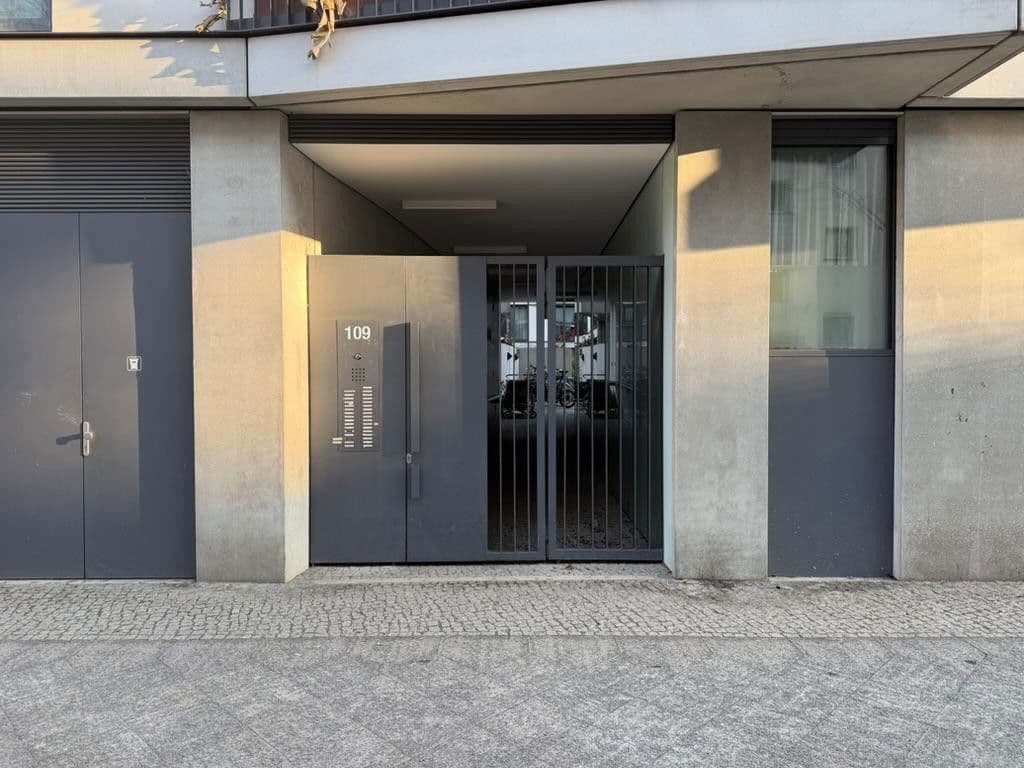 Predaj bytu 3-izbový 110 m², Harzer Straße 109, Berlin, Berlín Predaj bytu 3-izbový 110 m², Harzer Straße 109, Berlin, Berlín