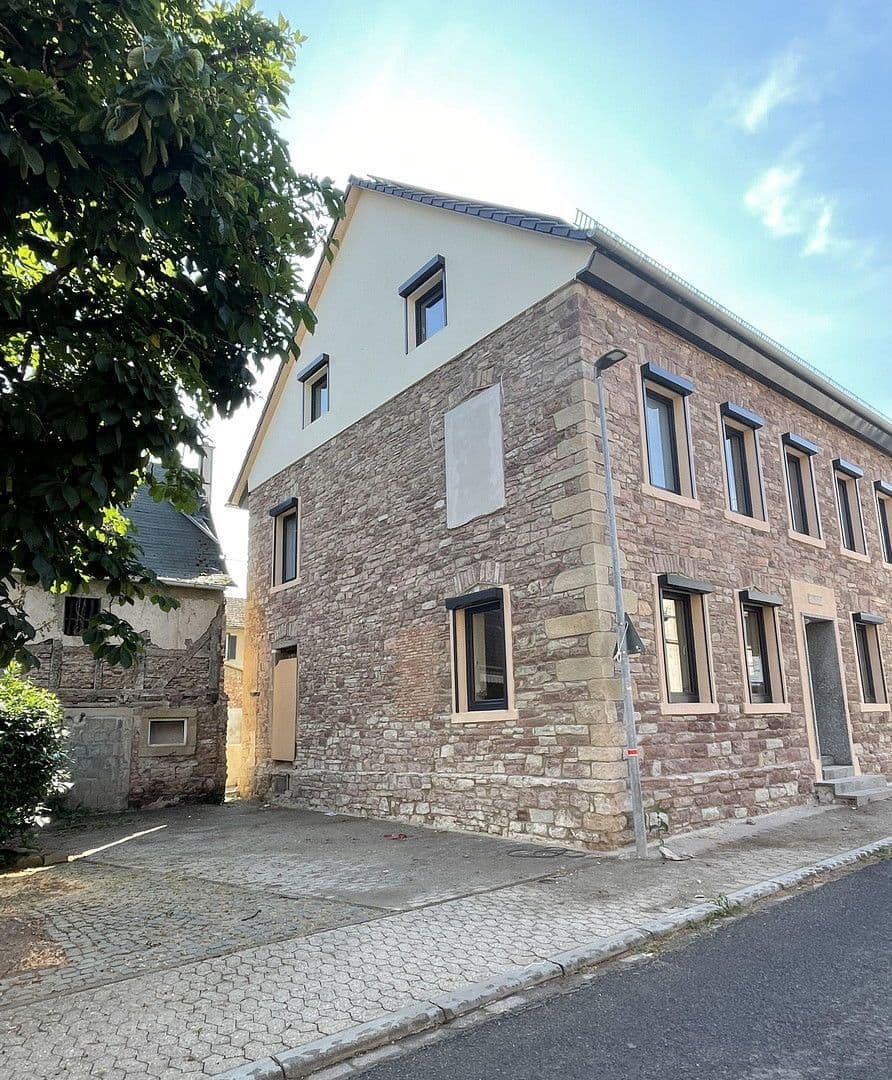 Predaj domu 294 m², pozemek 343 m², Heimweiler, Porýnie-Falcko Predaj domu 294 m², pozemek 343 m², Heimweiler, Porýnie-Falcko