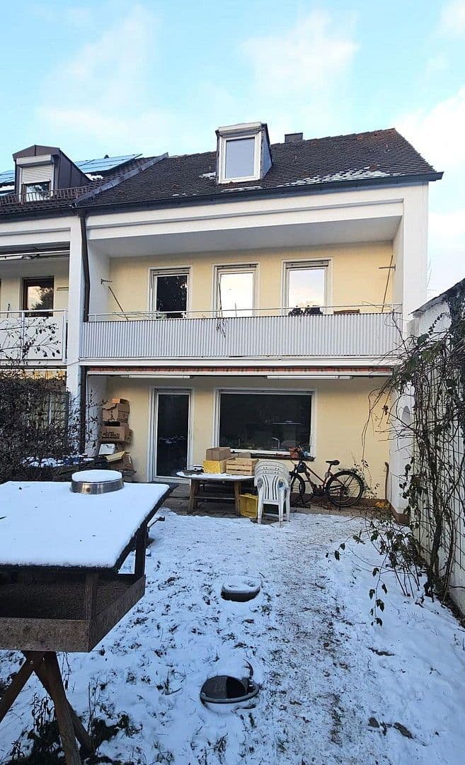 Predaj domu 114 m², pozemek 334 m², Nürnberg, Bavorsko Predaj domu 114 m², pozemek 334 m², Nürnberg, Bavorsko