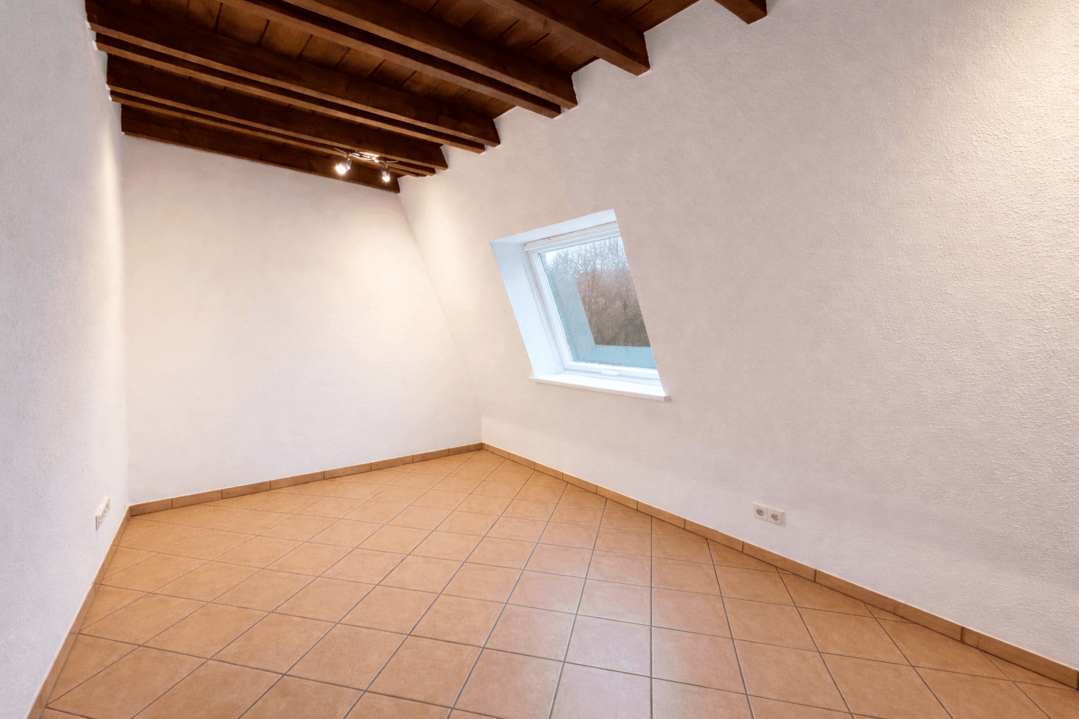 Prenájom bytu 3-izbový 73 m², Hüttemeisterstraße 15, Lüdenscheid, Severné Porýnie - Westfálsko Prenájom bytu 3-izbový 73 m², Hüttemeisterstraße 15, Lüdenscheid, Severné Porýnie - Westfálsko