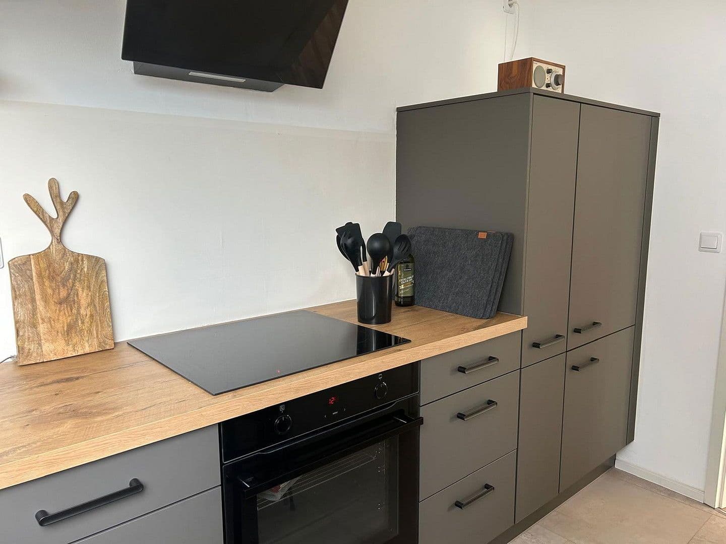 Prenájom bytu 3-izbový 85 m², Anna-Seghers-Weg 5, Bensheim, Hesensko Prenájom bytu 3-izbový 85 m², Anna-Seghers-Weg 5, Bensheim, Hesensko