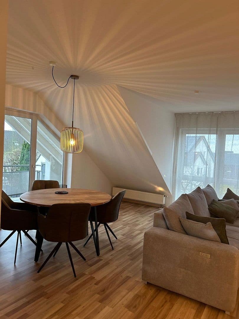 Prenájom bytu 3-izbový 85 m², Anna-Seghers-Weg 5, Bensheim, Hesensko Prenájom bytu 3-izbový 85 m², Anna-Seghers-Weg 5, Bensheim, Hesensko