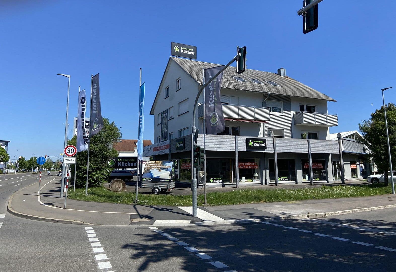 Prenájom nebytového priestoru 380 m², Georg-Fischer-Straße 32, Singen (Hohentwiel), Bádensko-Wurttembersko Prenájom nebytového priestoru 380 m², Georg-Fischer-Straße 32, Singen (Hohentwiel), Bádensko-Wurttembersko
