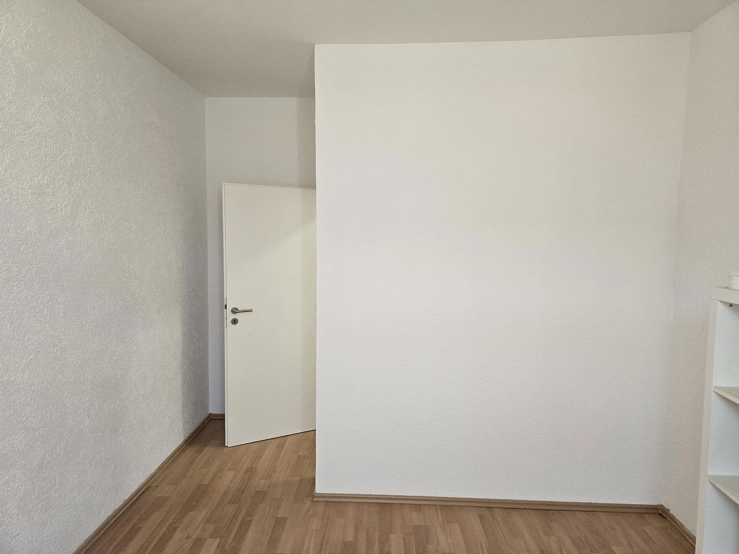 Prenájom bytu 4-izbový 75 m², Wiescherstraße 9, Wuppertal, Severné Porýnie - Westfálsko Prenájom bytu 4-izbový 75 m², Wiescherstraße 9, Wuppertal, Severné Porýnie - Westfálsko