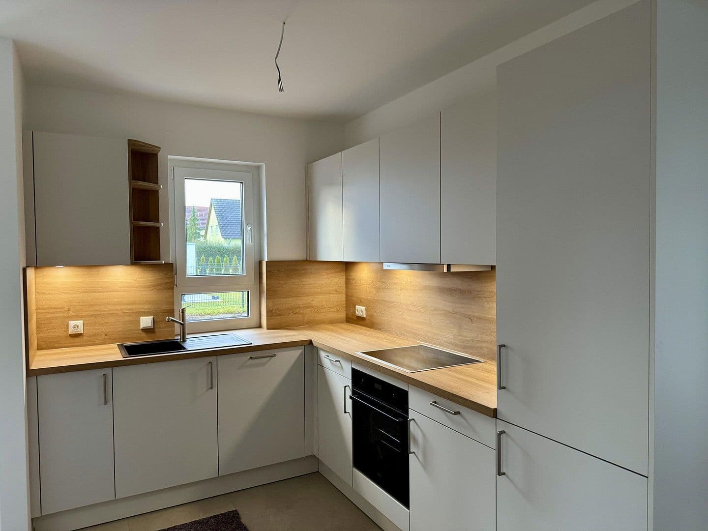 Prenájom bytu 3-izbový 91 m², Am Lupinenfeld 33, Berlin, Berlín Prenájom bytu 3-izbový 91 m², Am Lupinenfeld 33, Berlin, Berlín