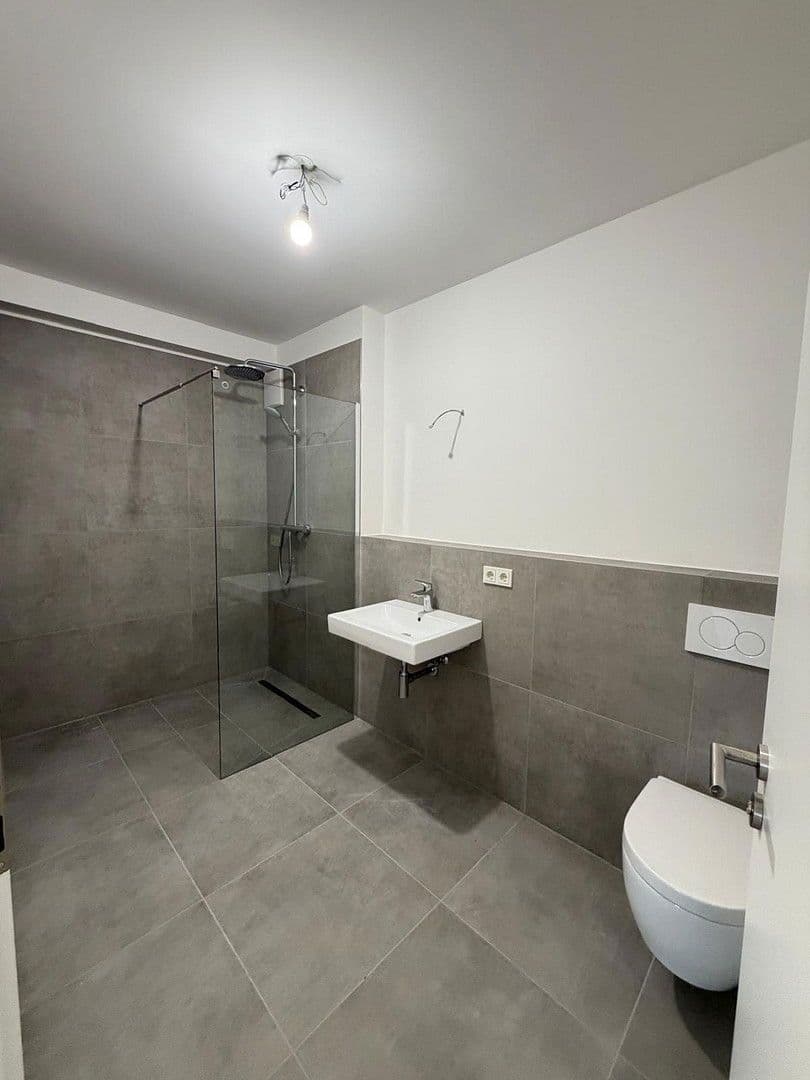 Prenájom bytu 3-izbový 100 m², Köln, Severné Porýnie - Westfálsko Prenájom bytu 3-izbový 100 m², Köln, Severné Porýnie - Westfálsko