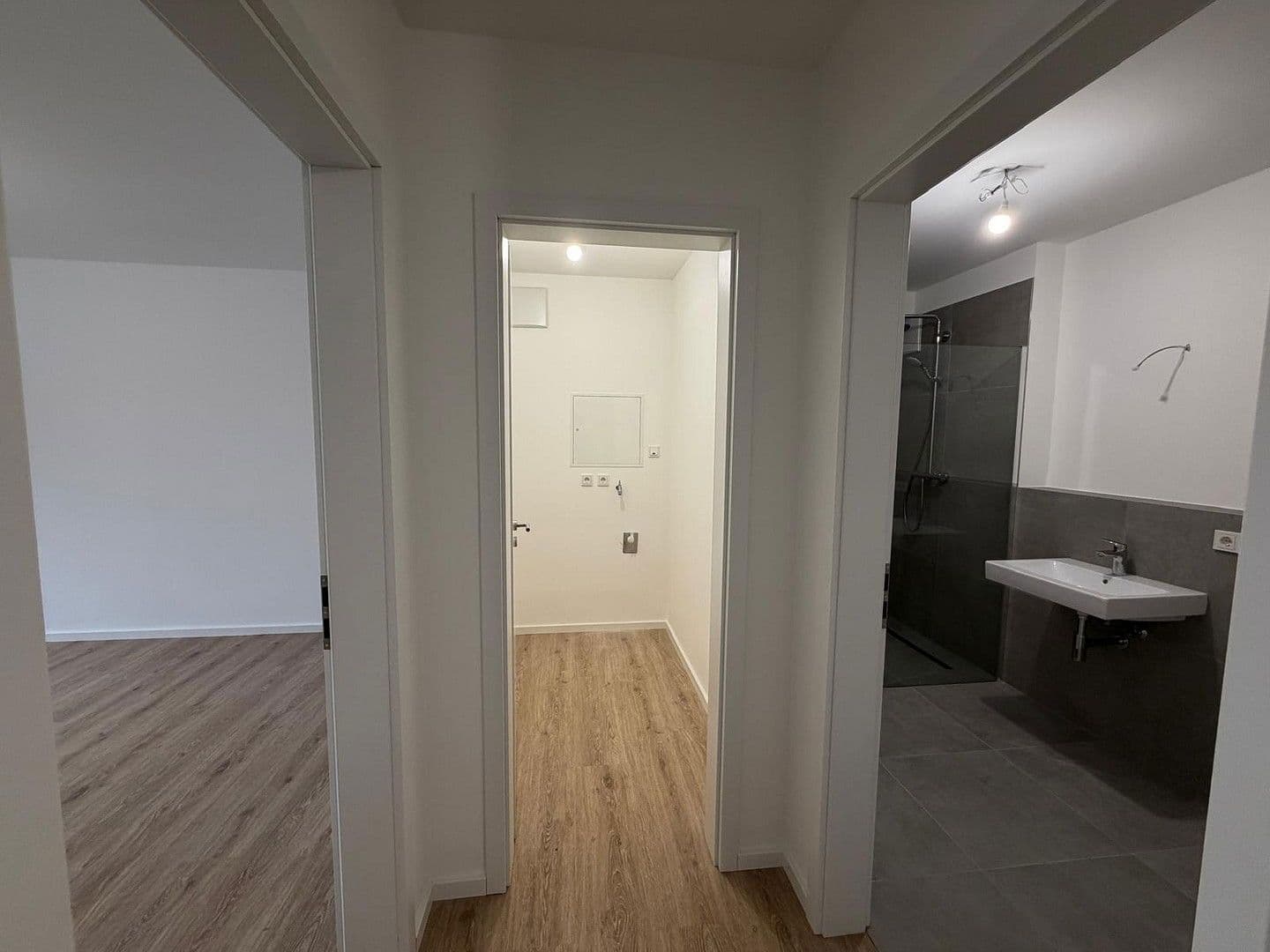 Prenájom bytu 3-izbový 100 m², Köln, Severné Porýnie - Westfálsko Prenájom bytu 3-izbový 100 m², Köln, Severné Porýnie - Westfálsko