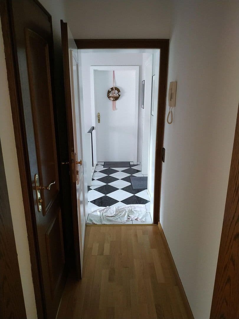 Prenájom bytu 2-izbový 74 m², Krefeld, Severné Porýnie - Westfálsko Prenájom bytu 2-izbový 74 m², Krefeld, Severné Porýnie - Westfálsko