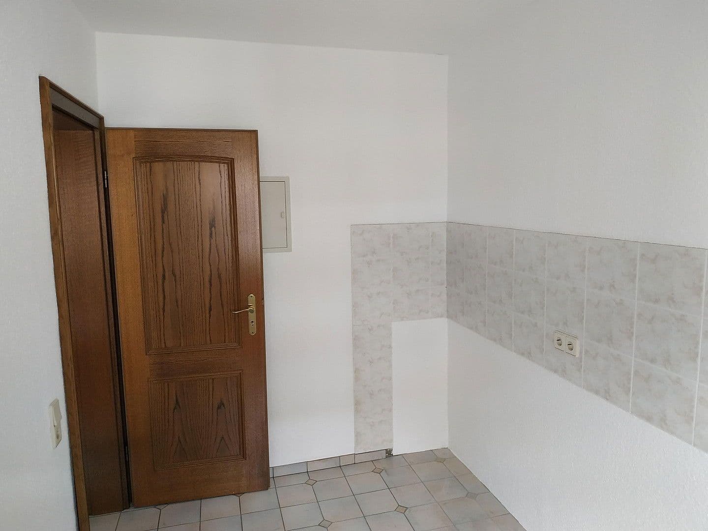 Prenájom bytu 2-izbový 74 m², Krefeld, Severné Porýnie - Westfálsko Prenájom bytu 2-izbový 74 m², Krefeld, Severné Porýnie - Westfálsko