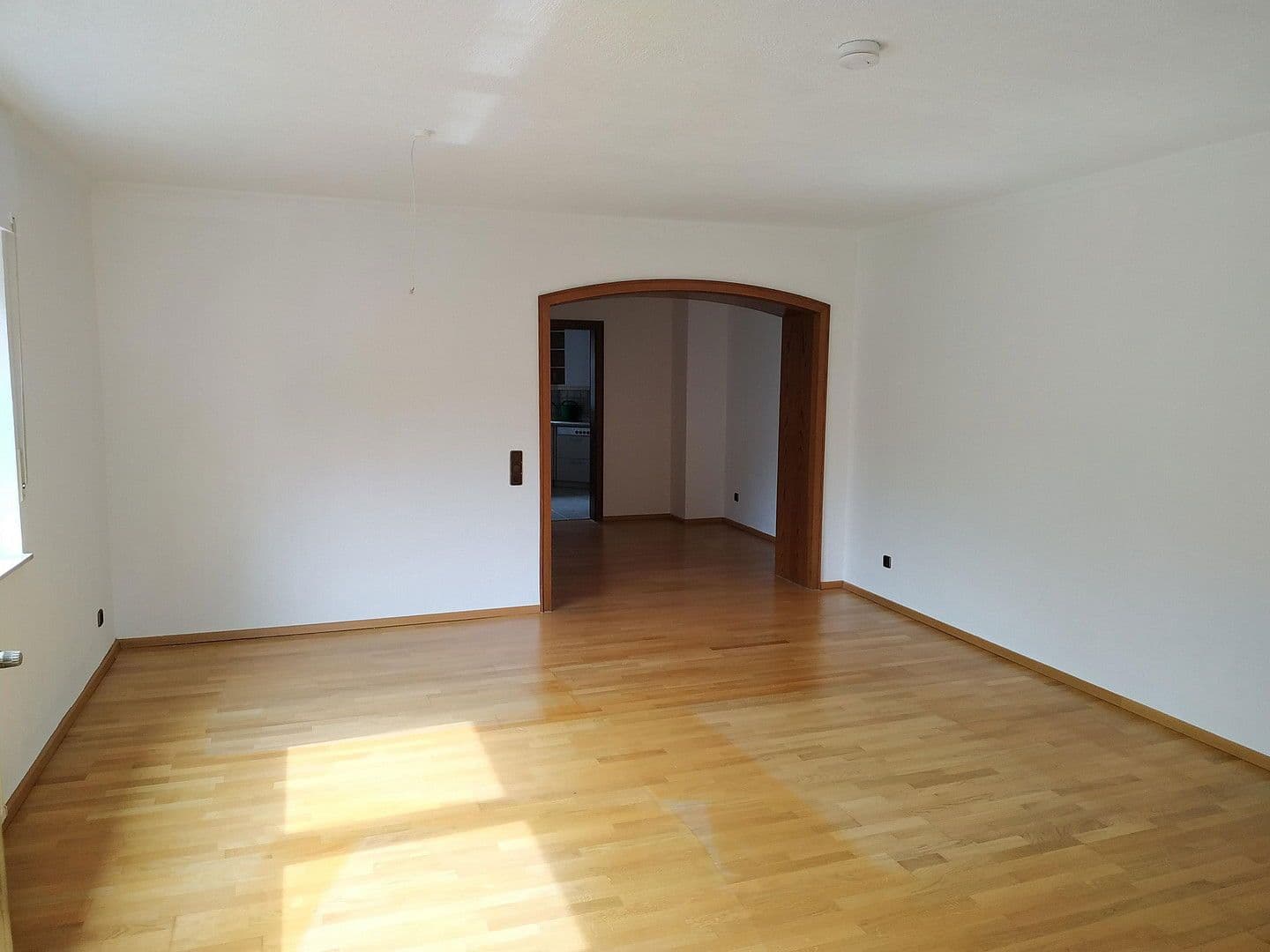 Prenájom bytu 2-izbový 74 m², Krefeld, Severné Porýnie - Westfálsko Prenájom bytu 2-izbový 74 m², Krefeld, Severné Porýnie - Westfálsko
