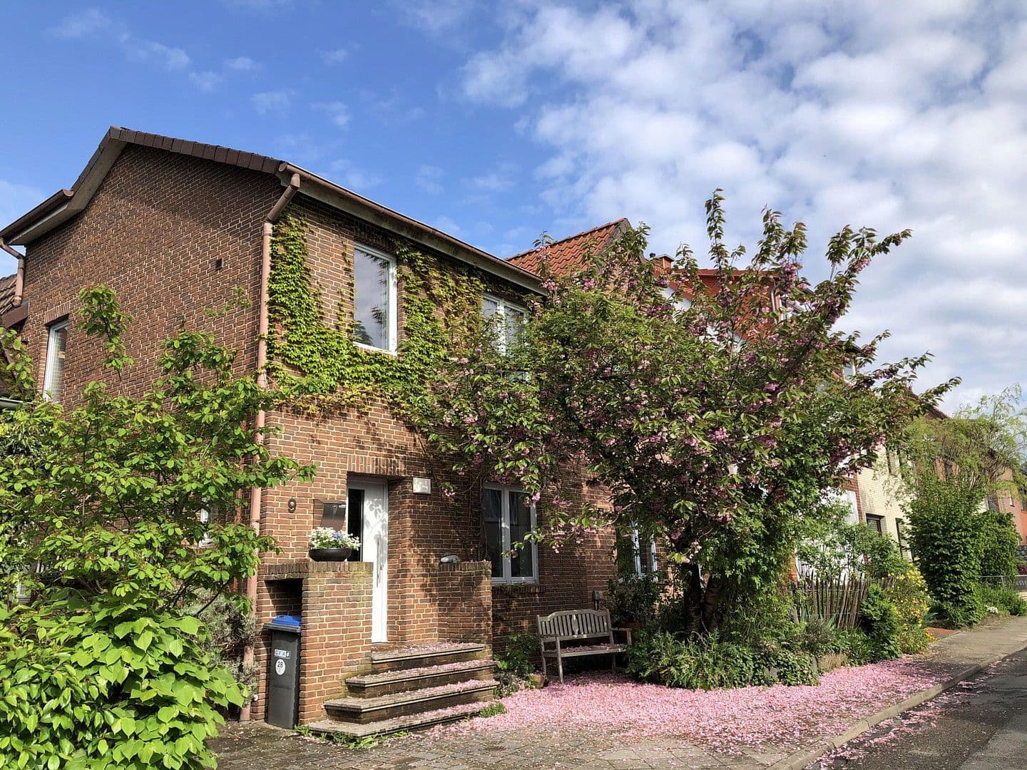 Predaj domu 141 m², pozemek 161 m², Lüneburg, Dolné Sasko Predaj domu 141 m², pozemek 161 m², Lüneburg, Dolné Sasko