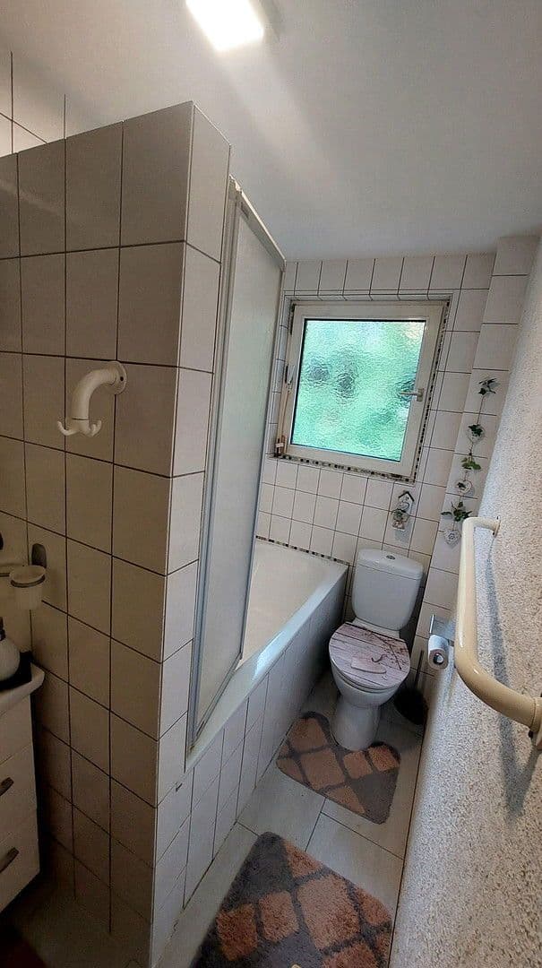 Prenájom bytu 2-izbový 70 m², Leverkusen, Severné Porýnie - Westfálsko Prenájom bytu 2-izbový 70 m², Leverkusen, Severné Porýnie - Westfálsko