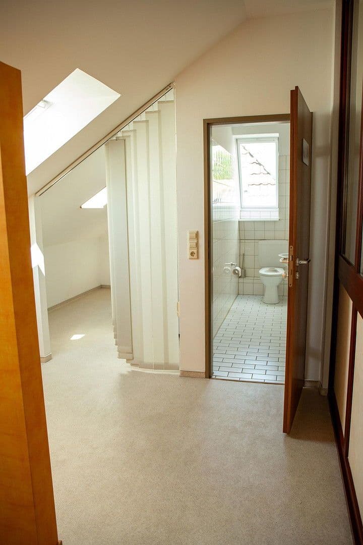 Prenájom kancelárie 112 m², Amtsstrasse 6, Wolfsburg Vorsfelde, Dolné Sasko Prenájom kancelárie 112 m², Amtsstrasse 6, Wolfsburg Vorsfelde, Dolné Sasko