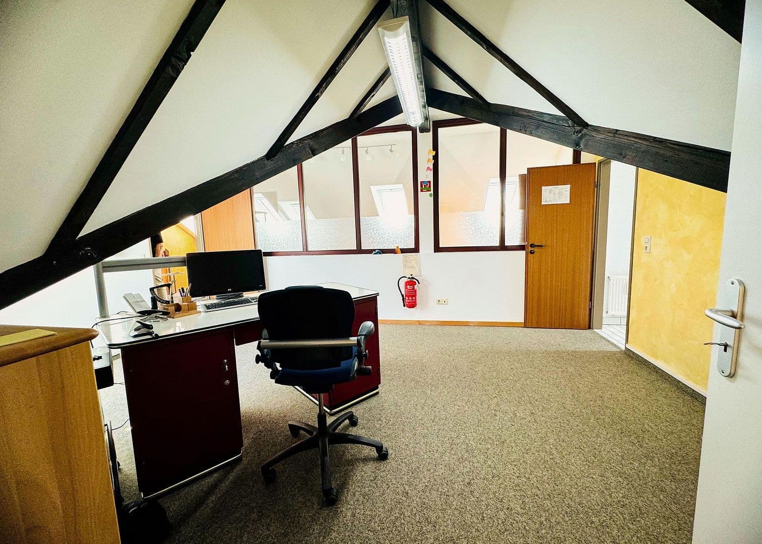 Prenájom kancelárie 112 m², Amtsstrasse 6, Wolfsburg Vorsfelde, Dolné Sasko Prenájom kancelárie 112 m², Amtsstrasse 6, Wolfsburg Vorsfelde, Dolné Sasko