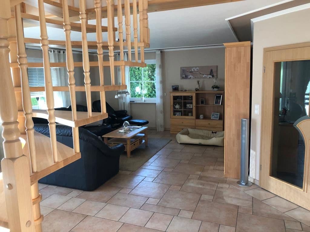 Prenájom domu 220 m², pozemek 700 m², Einbeck, Dolné Sasko Prenájom domu 220 m², pozemek 700 m², Einbeck, Dolné Sasko