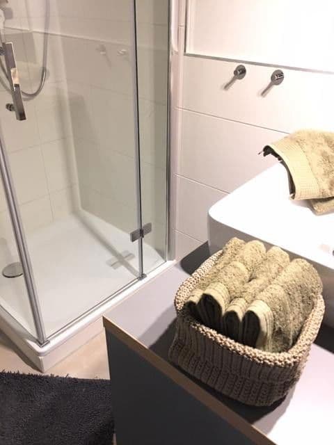 Prenájom bytu 1-izbový 40 m², Hamburg, Hamburg Prenájom bytu 1-izbový 40 m², Hamburg, Hamburg