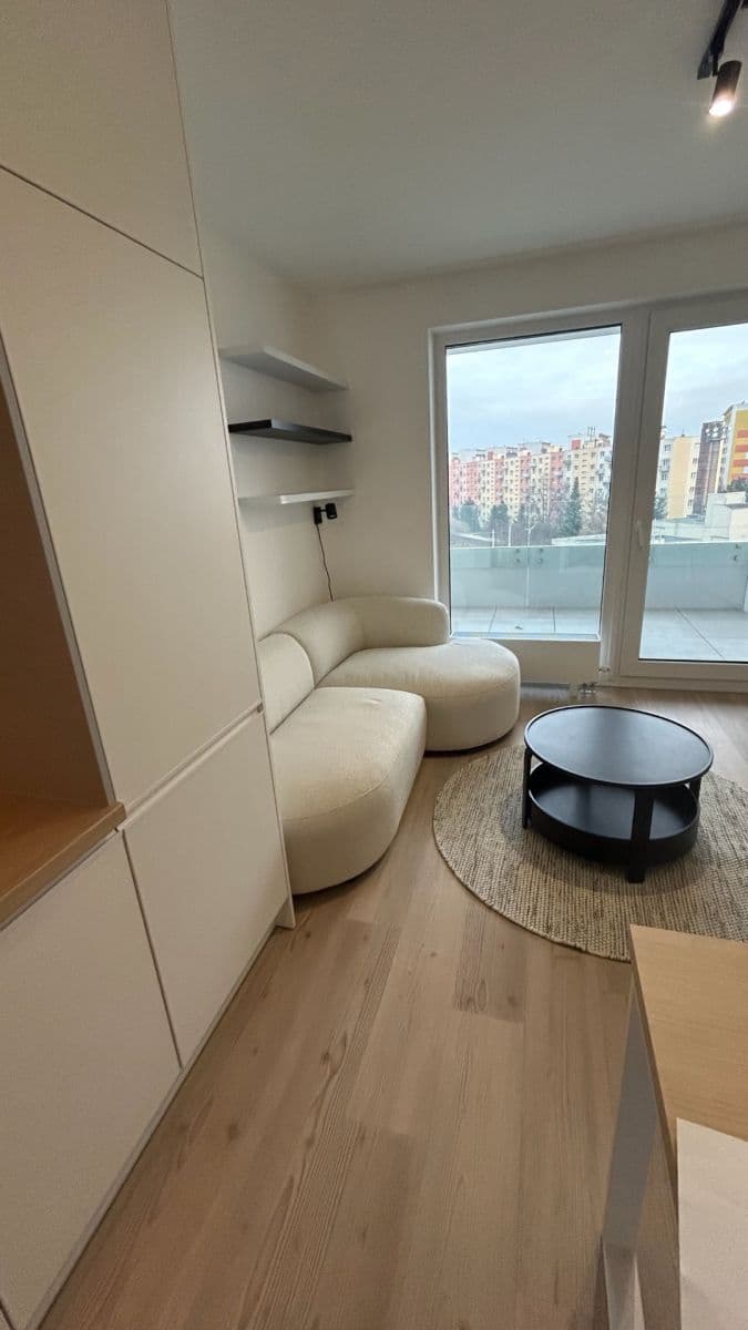 Prenájom bytu 1-izbový 35 m², třída Generála Píky, Brno, Jihomoravský kraj Prenájom bytu 1-izbový 35 m², třída Generála Píky, Brno, Jihomoravský kraj