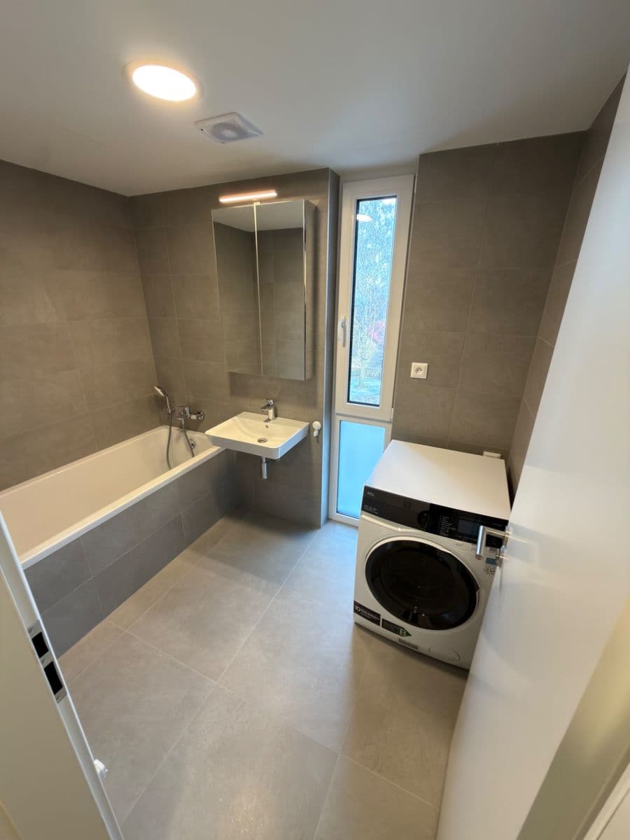 Prenájom bytu 2-izbový 60 m², U Hájenky, Ostrava, Moravskoslezský kraj Prenájom bytu 2-izbový 60 m², U Hájenky, Ostrava, Moravskoslezský kraj