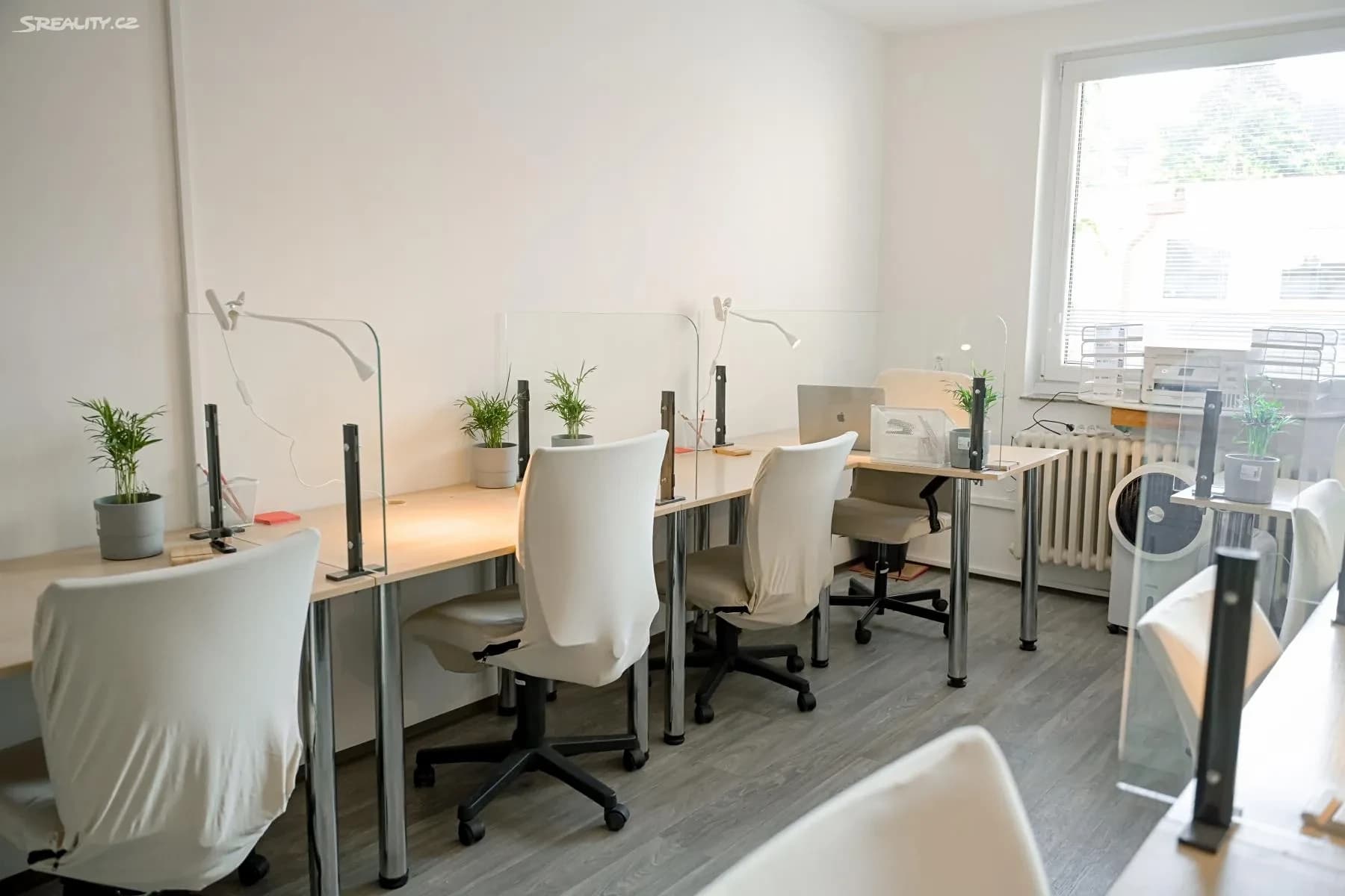 Prenájom kancelárie 25 m², Přístavní, Praha, Praha Prenájom kancelárie 25 m², Přístavní, Praha, Praha