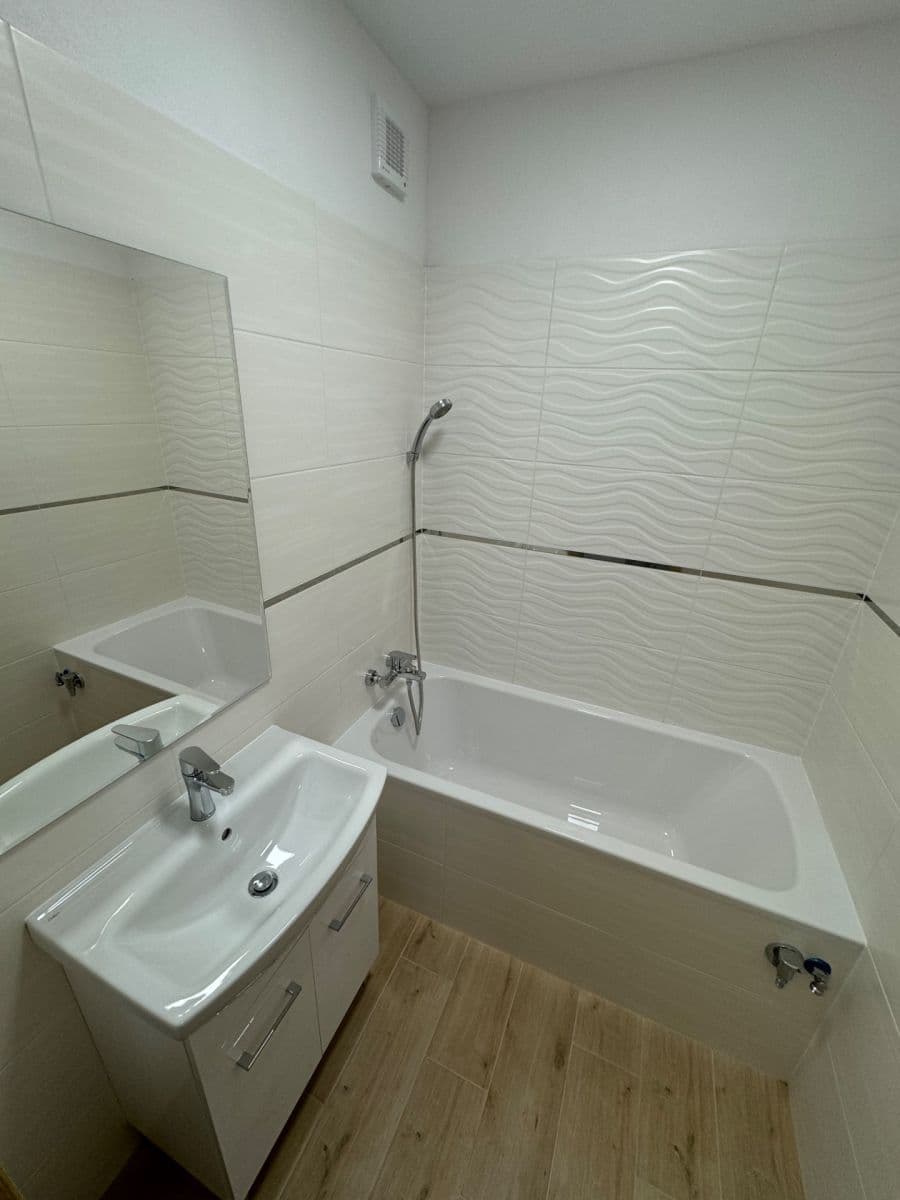 Prenájom bytu 2-izbový 54 m², Oty Synka, Ostrava, Moravskoslezský kraj Prenájom bytu 2-izbový 54 m², Oty Synka, Ostrava, Moravskoslezský kraj