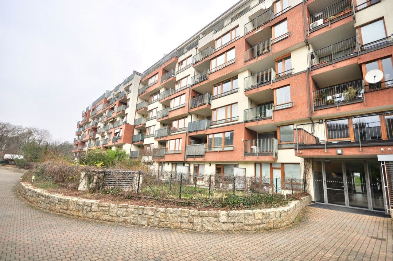 Prenájom bytu 4-izbový 122 m², Nad Okrouhlíkem, Praha, Praha Prenájom bytu 4-izbový 122 m², Nad Okrouhlíkem, Praha, Praha