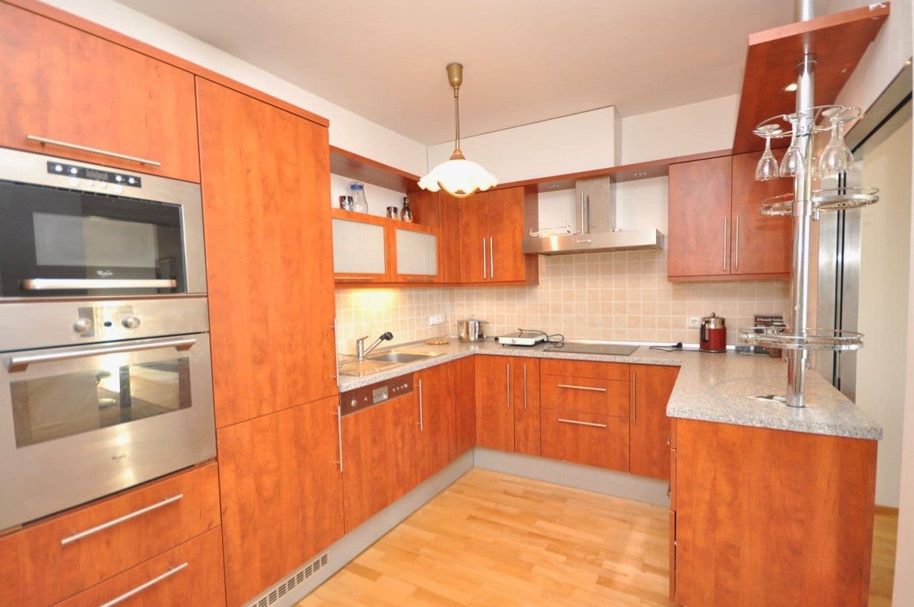 Prenájom bytu 4-izbový 122 m², Nad Okrouhlíkem, Praha, Praha Prenájom bytu 4-izbový 122 m², Nad Okrouhlíkem, Praha, Praha