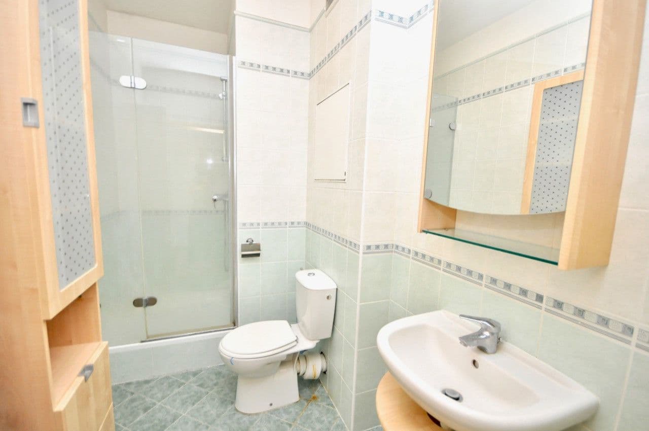 Prenájom bytu 4-izbový 122 m², Nad Okrouhlíkem, Praha, Praha Prenájom bytu 4-izbový 122 m², Nad Okrouhlíkem, Praha, Praha