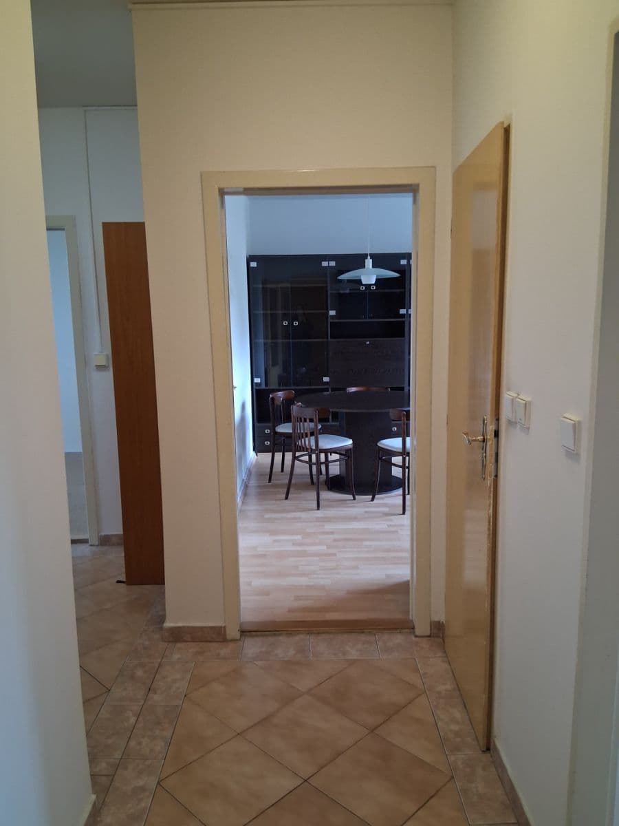 Prenájom bytu 4-izbový 86 m², Prvomájová, Praha, Praha Prenájom bytu 4-izbový 86 m², Prvomájová, Praha, Praha