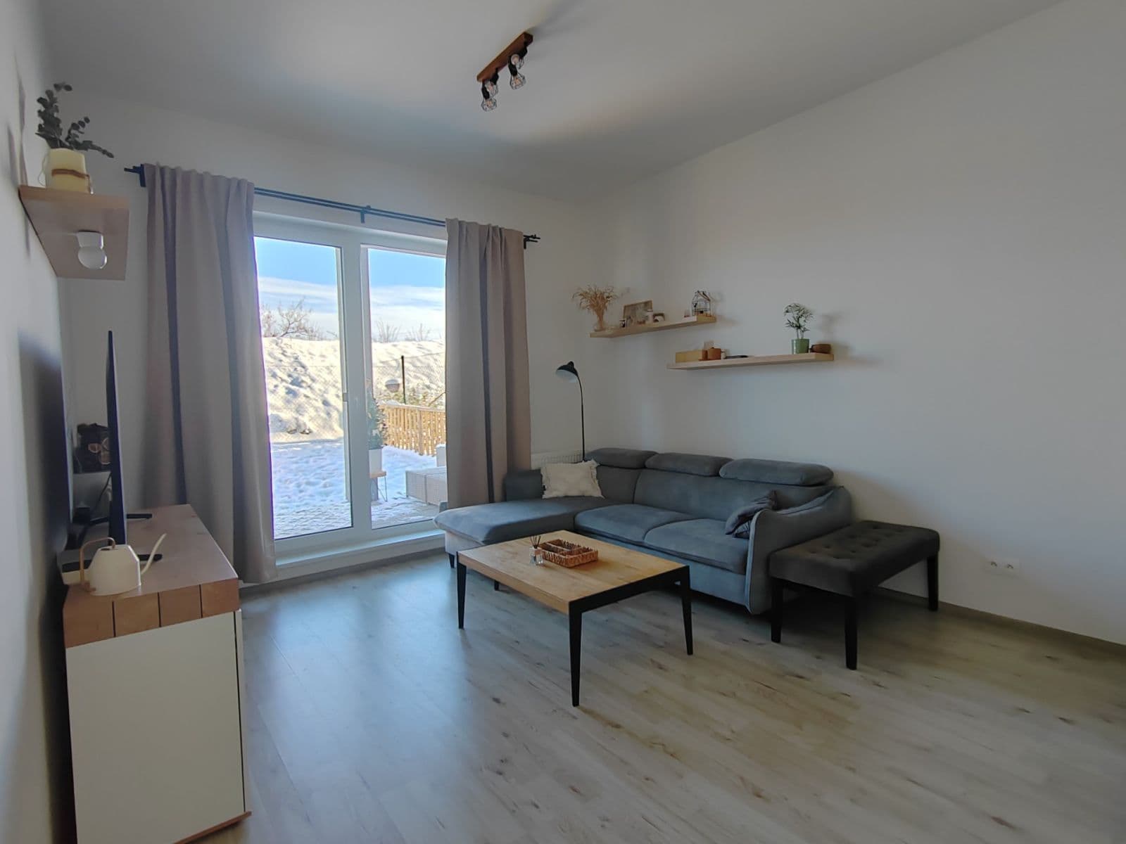 Prenájom bytu 1-izbový 38 m², Velvarská, Horoměřice, Středočeský kraj Prenájom bytu 1-izbový 38 m², Velvarská, Horoměřice, Středočeský kraj