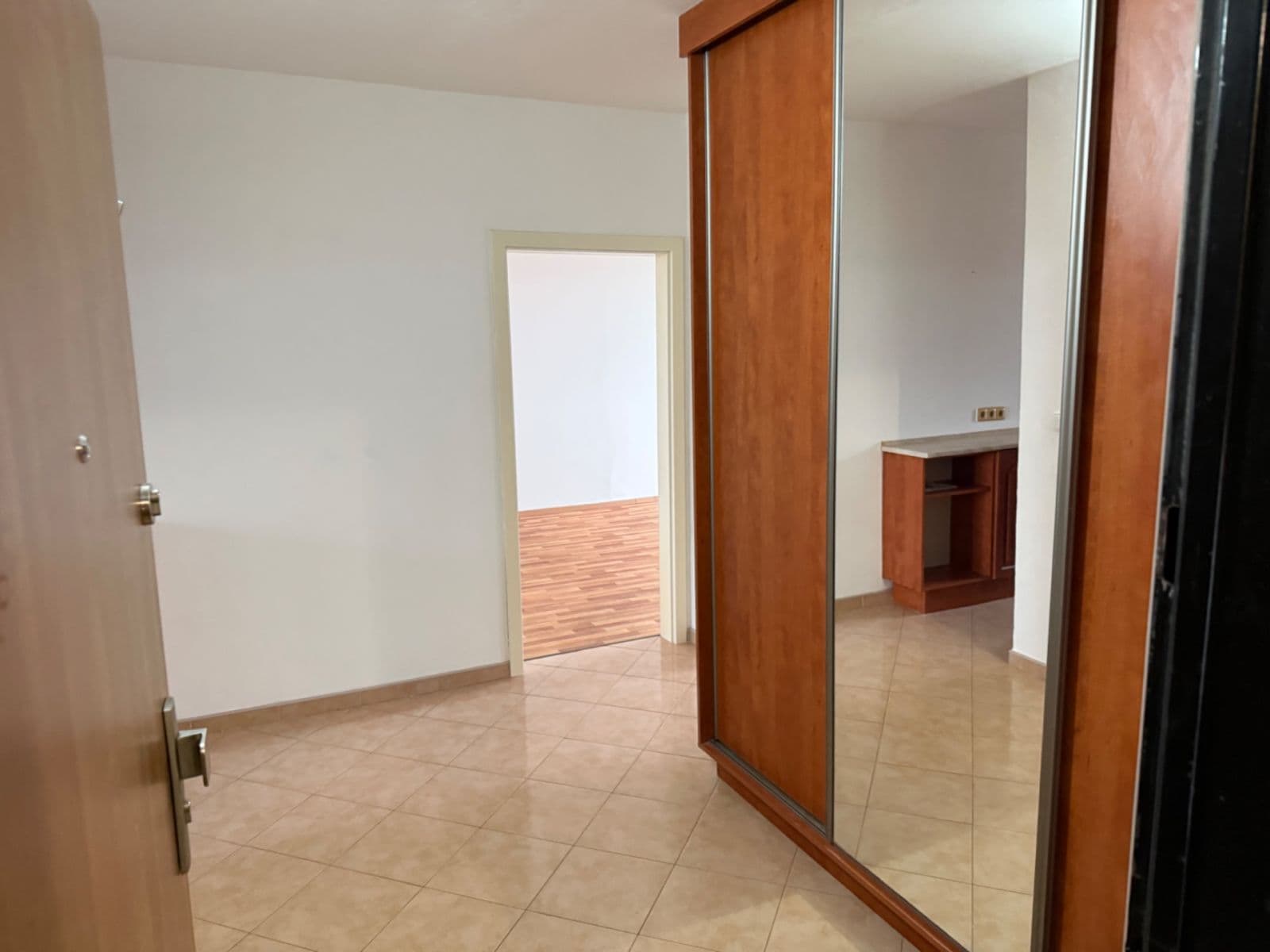 Prenájom bytu 2-izbový 62 m², Kmochova, Ústí nad Labem, Ústecký kraj Prenájom bytu 2-izbový 62 m², Kmochova, Ústí nad Labem, Ústecký kraj